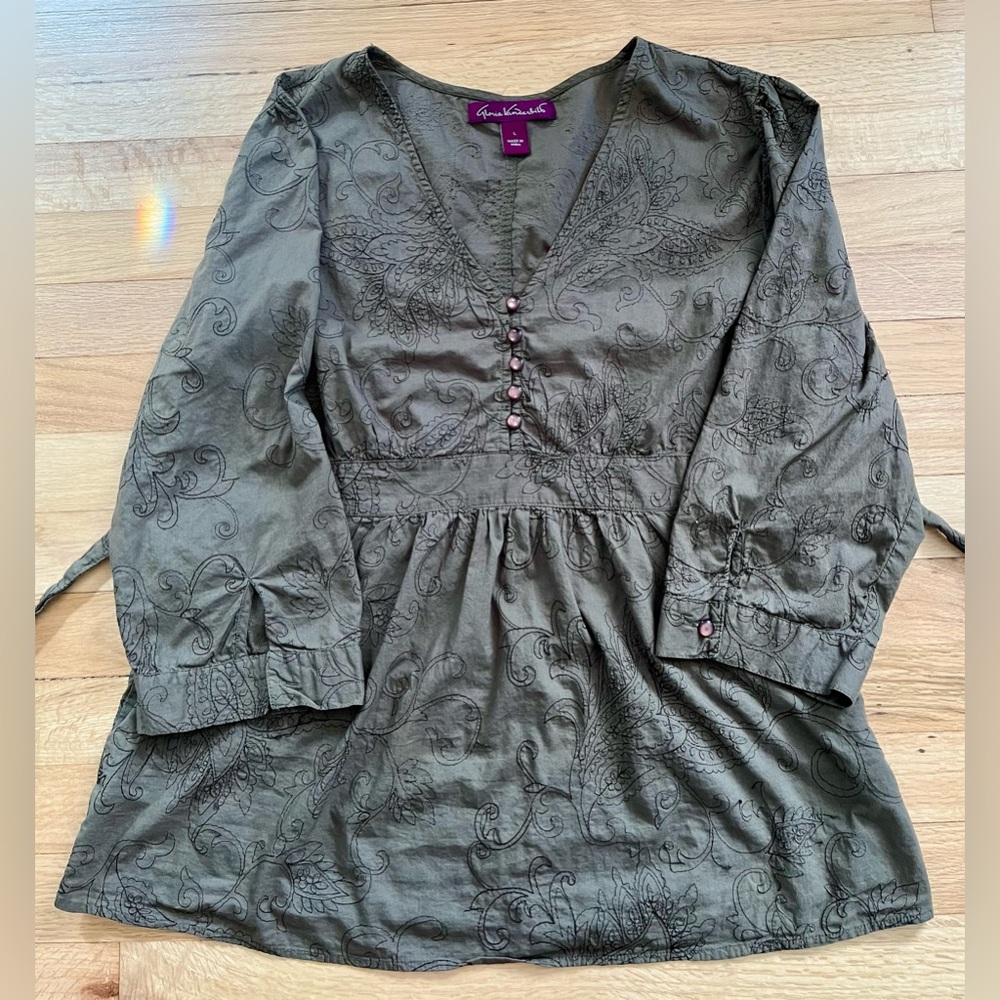 Gloria Vanderbilt Green 3/4 Sleeve Blouse 5 Button Front Detail Pre-owned